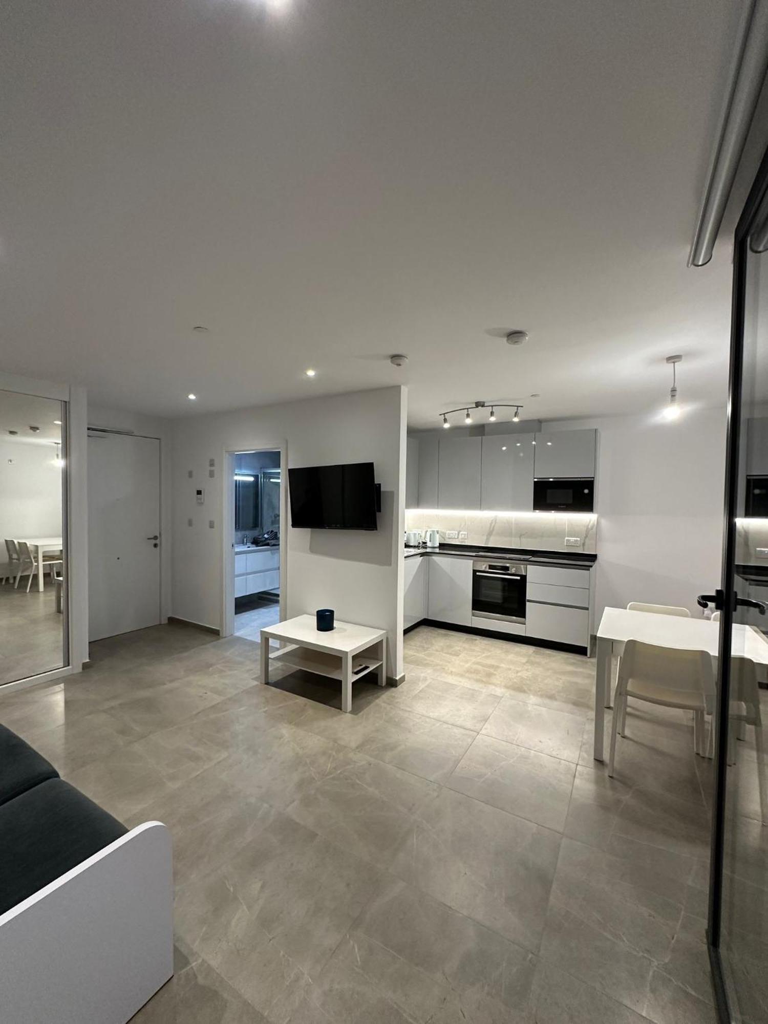 New Cp Luxury Studio With Spa Gibraltar Exterior foto